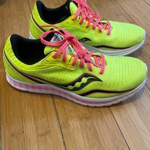 Saucony Kinvara 11 Running Shoe, Size 9